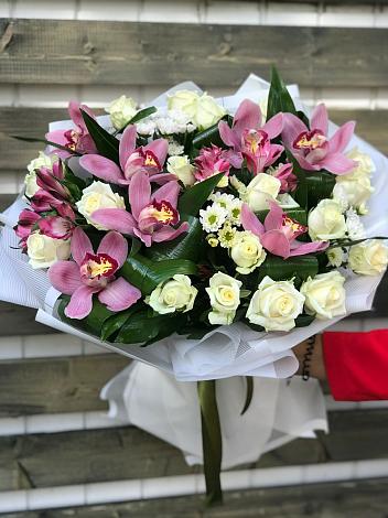 Букет цветов из: Розы и Хризантемы в Троицком Воронежской области