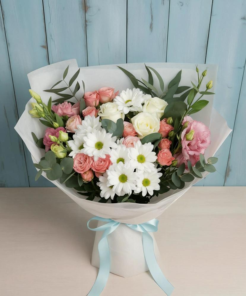 Букет цветов из: Розы, Лизиантусы и Хризантемы в Троицком Воронежской области