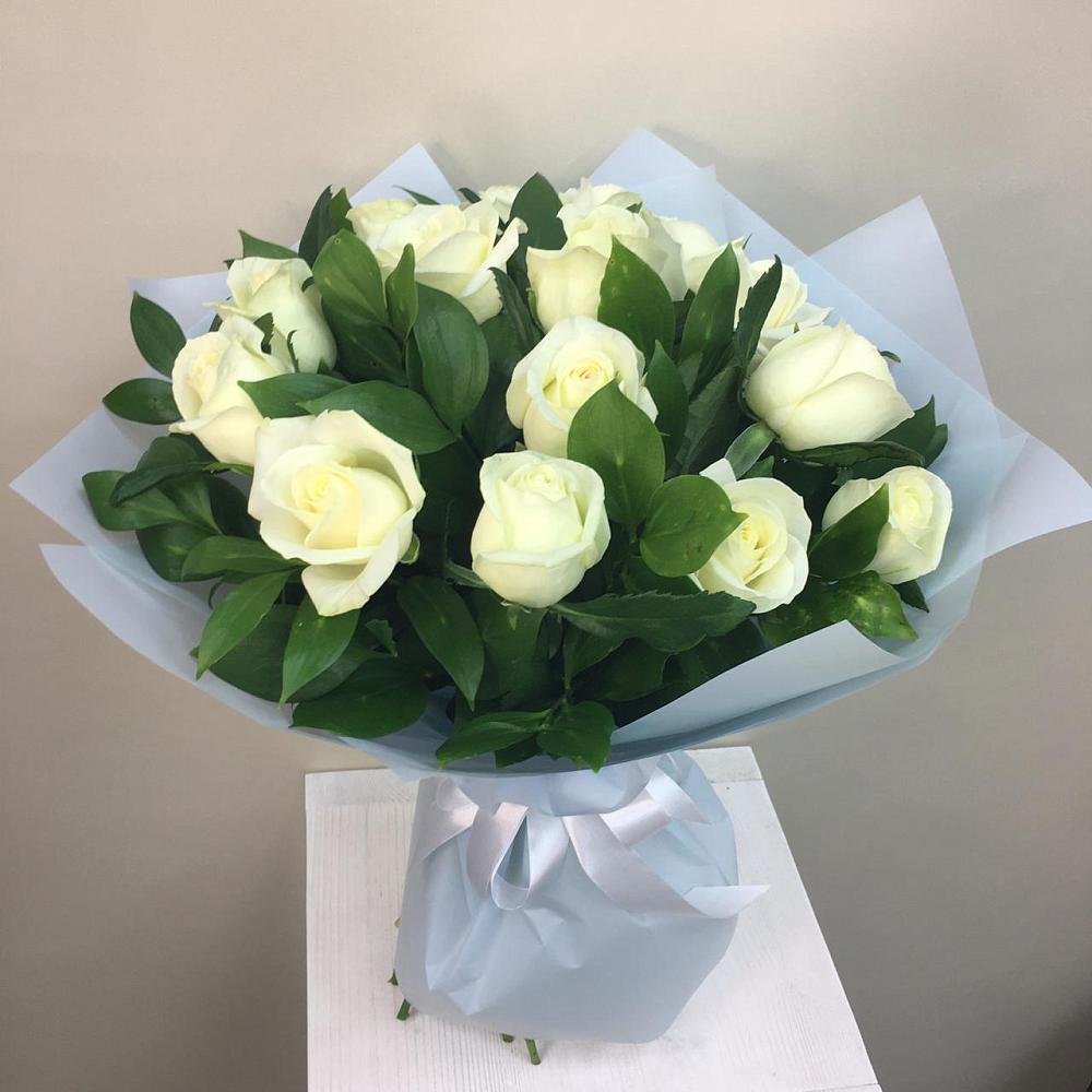 Букет 15 Белых роз Проуд в Троицком Воронежской области