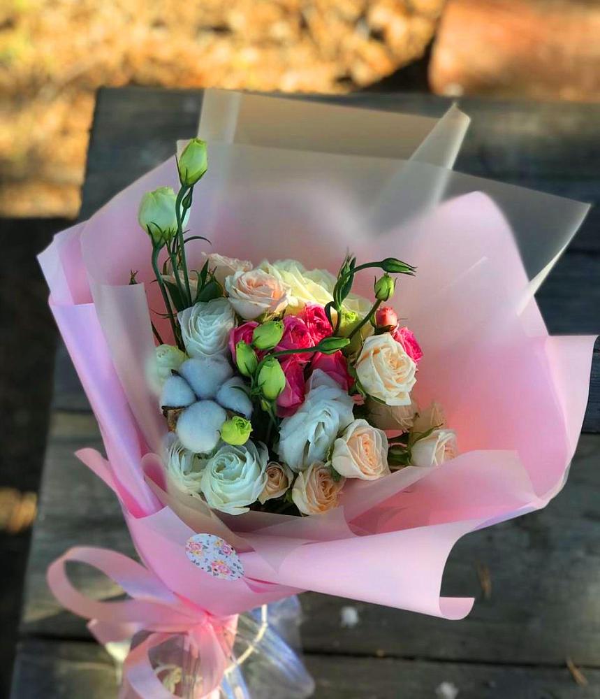 Букет цветов из: Розы и Лизиантусы в Троицком Воронежской области