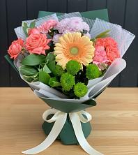 Букет цветов из:  Гвоздики, Розы, Герберы и Хризантемы в Троицком Воронежской области