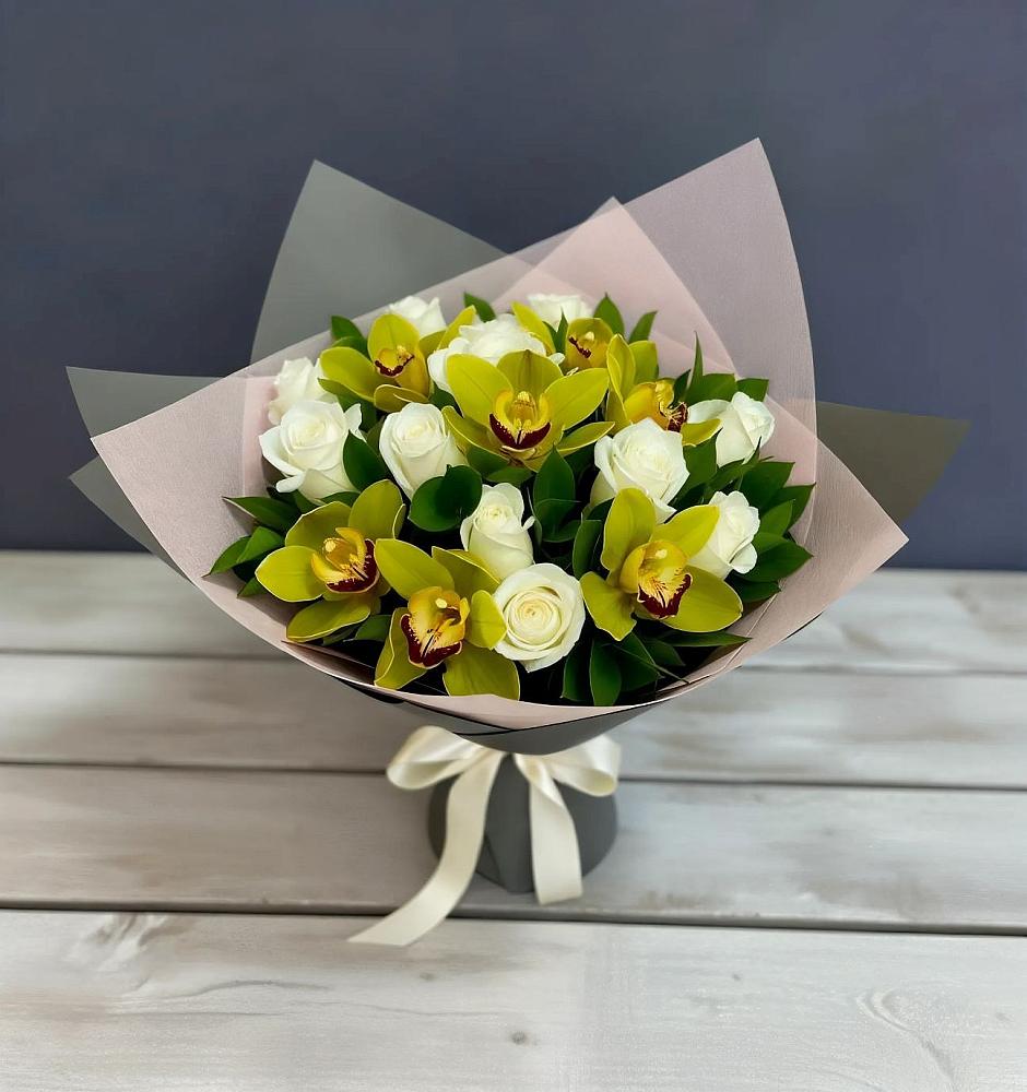 Букет цветов из: Орхидеи и Розы в Троицком Воронежской области