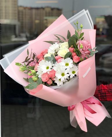 Букет цветов из: Розы, Лизиантусы и Хризантемы в Троицком Воронежской области
